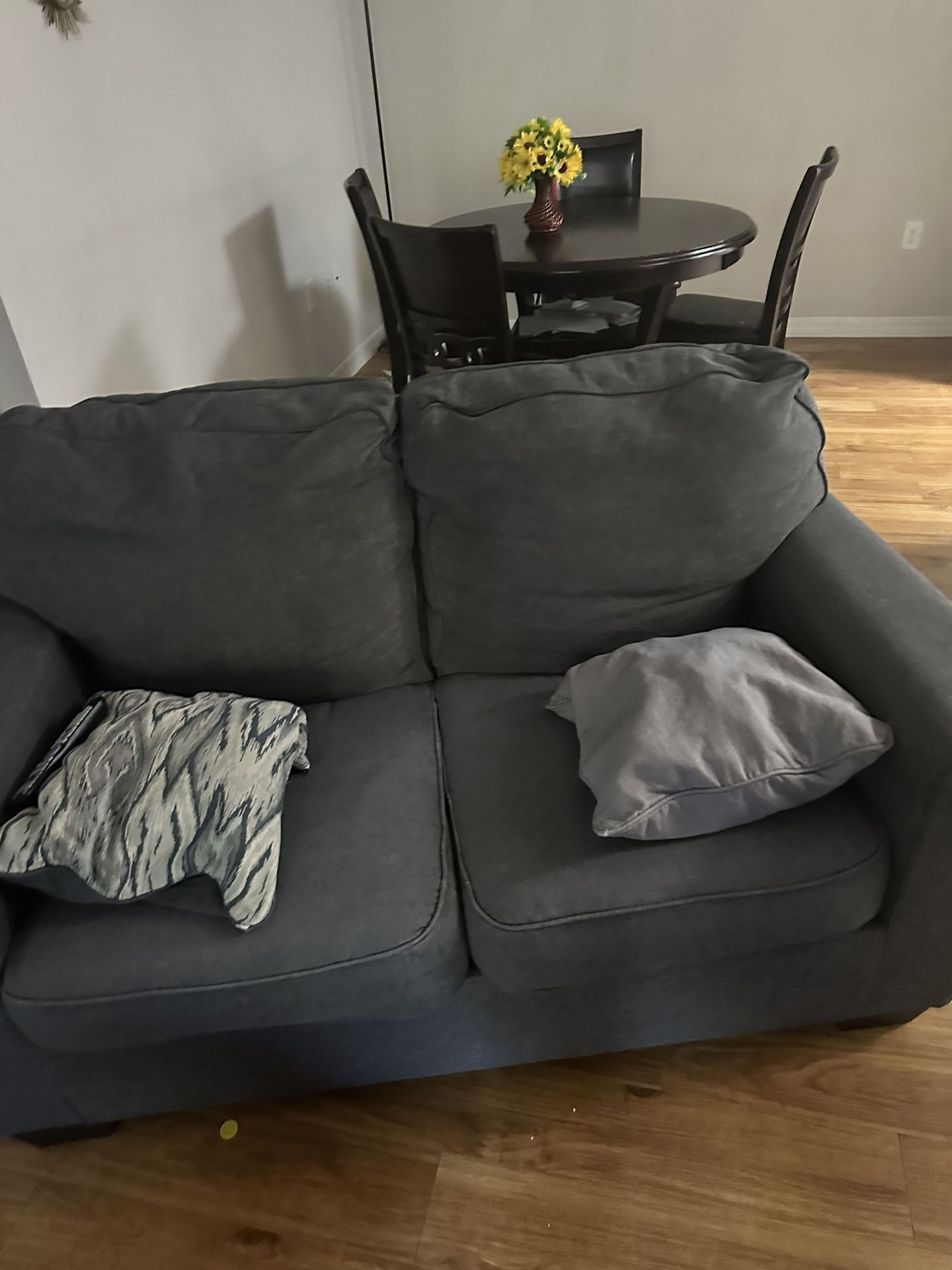 2 Sofas