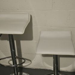 Set Of 2 Bar Chairs For Sale