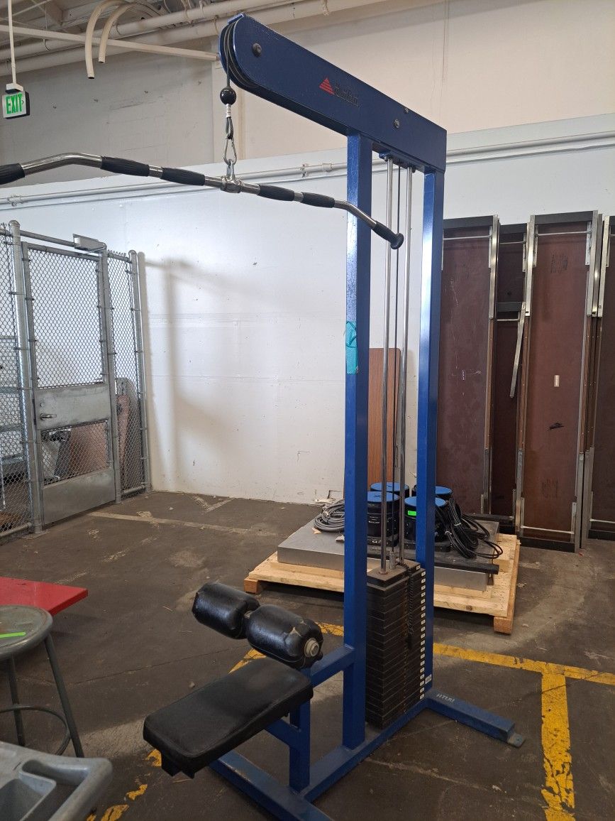 Commercial Gym Lat Machine