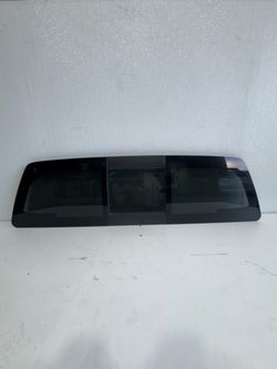 (2845) 17-24 Nissan Titan Rear back Glass 2017 2018 2019 2020 2021 2022 2023 2024