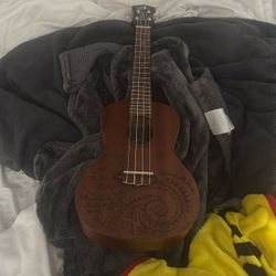 Luna Ukulele 