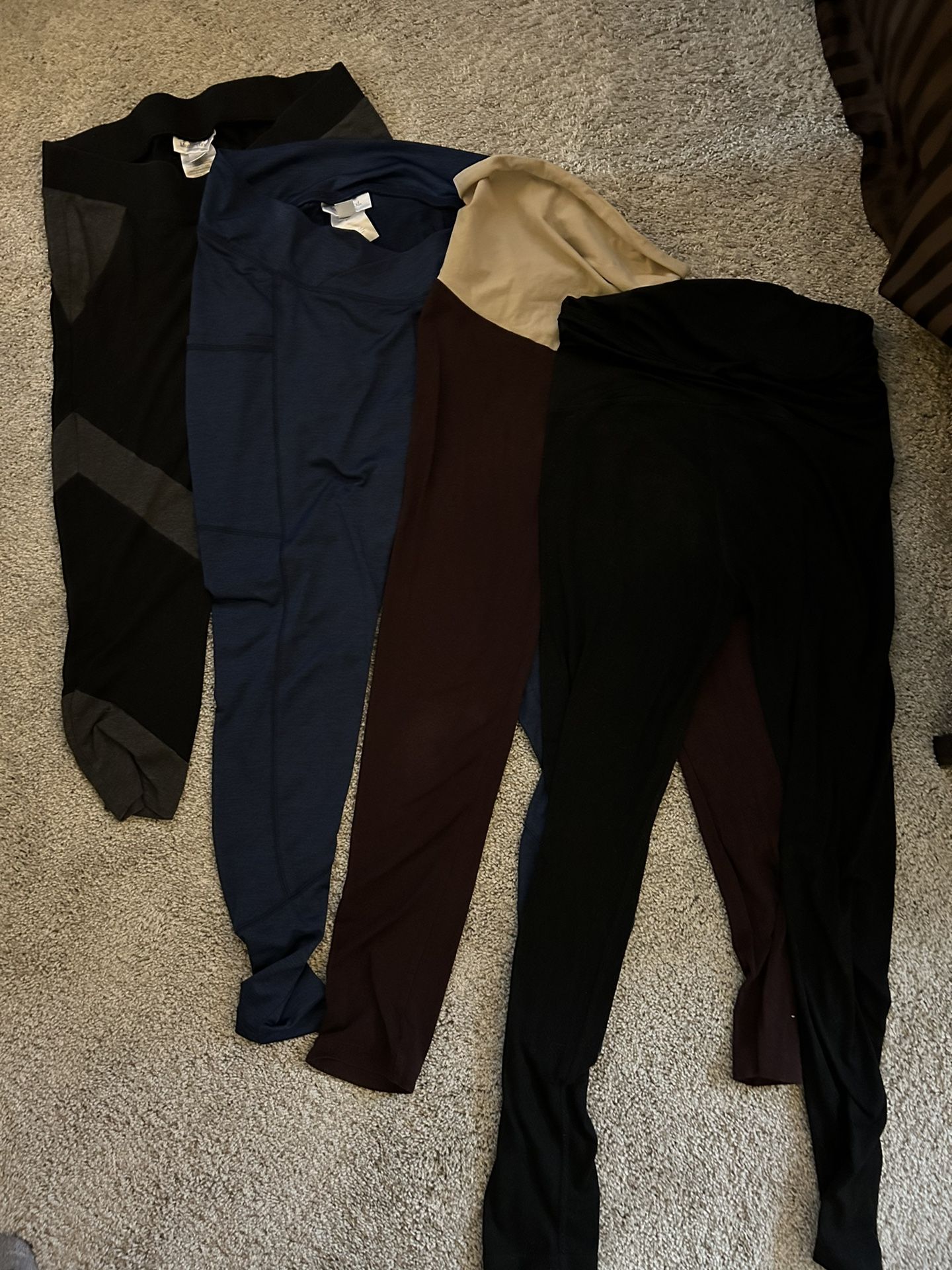 Lot Of 4 Maternity Yoga Pants, Size Small