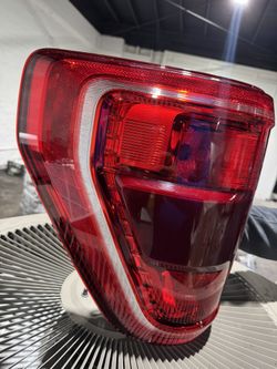 2021-2023 FORD F150 OEM LH LEFT INCANDESCENT TAIL LAMP W/BLINDSPOT ALERT
