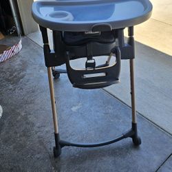 Maxi Cosi Grey Highchair