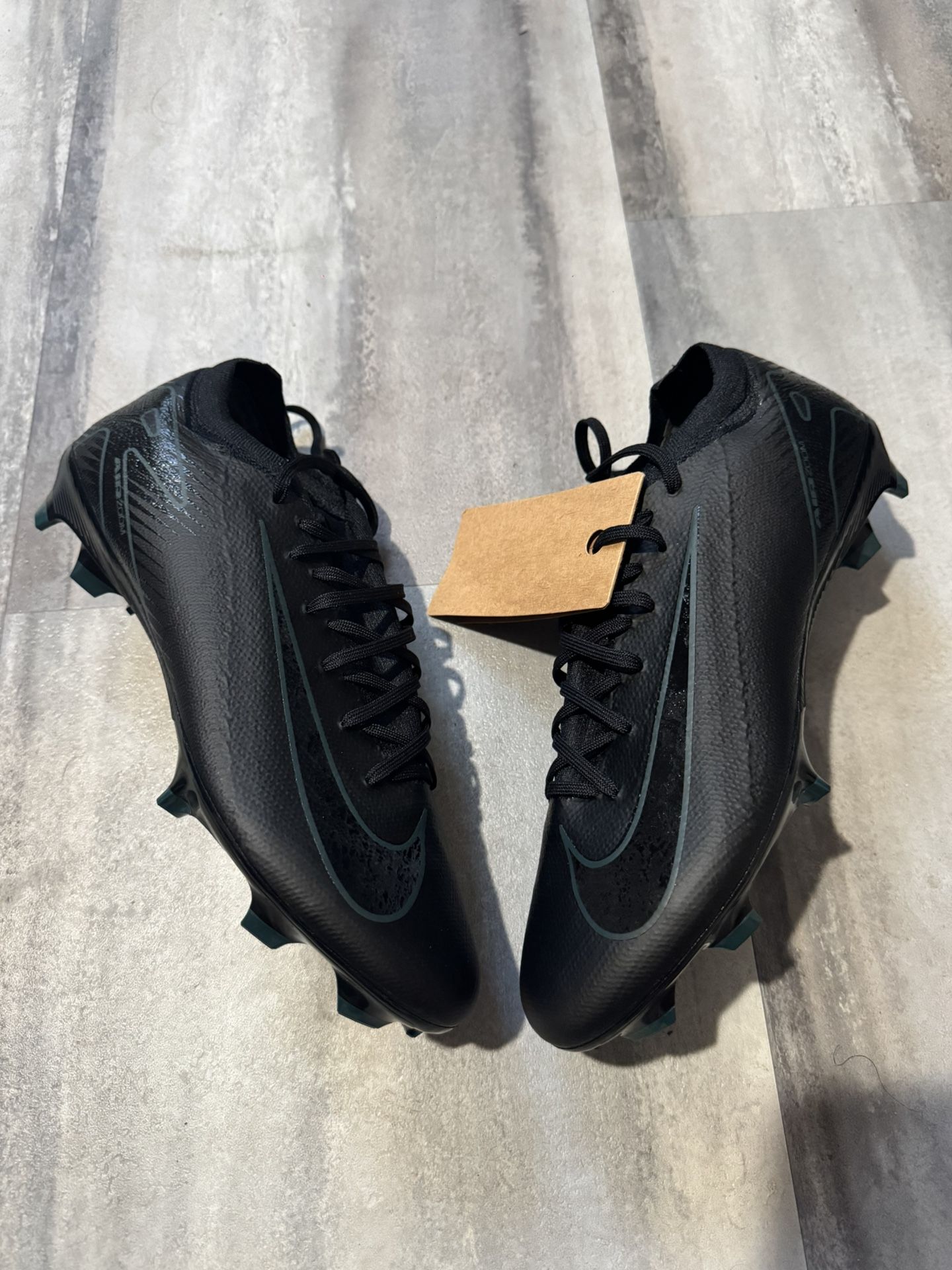 Brand new Nike Mercurial Vapor 16 pro all black size 9