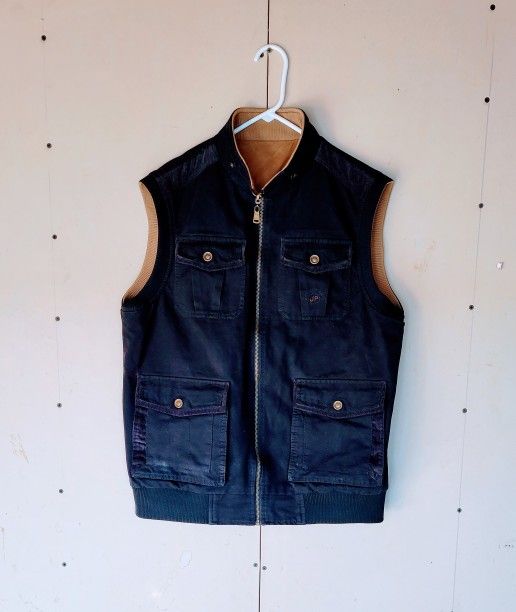 Hey Man Show Those Muscles In This Reversable 2-way Vest/Jacket