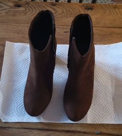 Pair of CHRISTIAN SIRIANO womens ankle boots New