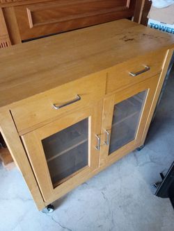 SMALL KITCHEN WOOD CABINET FOR PLATES