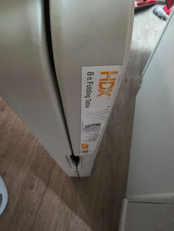 8 ft Folding table