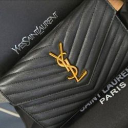 Bag comes with dust bag  ✨️NEW✨️