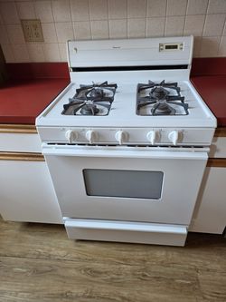 Magic Chef 4-Burner Gas Stove / Oven