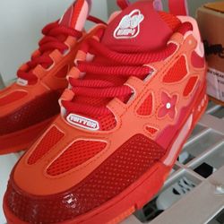 Loui V. Sneakers Authentic With Card Certificates And The Box