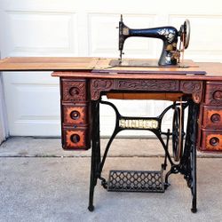 maquina de cocer antigua año 1901 buenas condiciones  trabajando