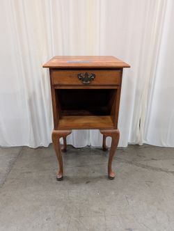 Queen Anne Style Wood Nightstand with Drawer