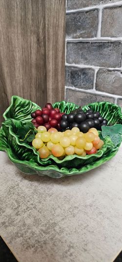 Green Ceramic Leaf-Shaped Serving Bowl