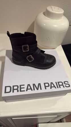 Girls shoes