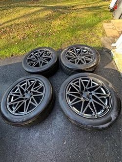 Set of 4 Black Alloy Wheels with Tires