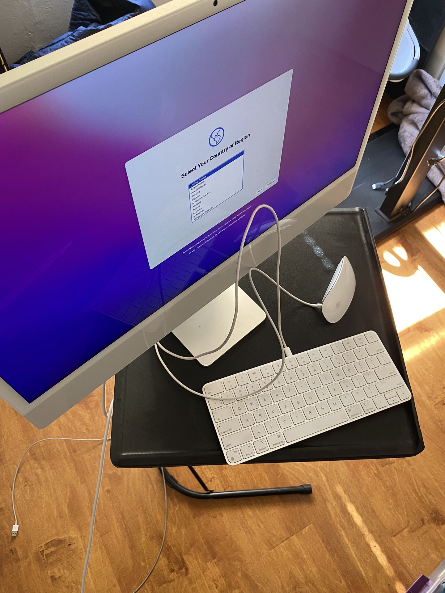 24 iMac Desktop