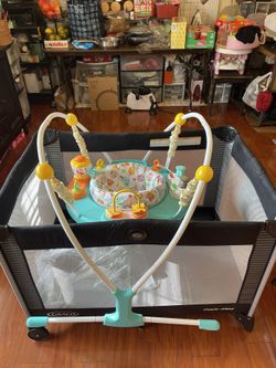 Graco Pack N Play On The Go Playyard + Bonus Bouncy Chair