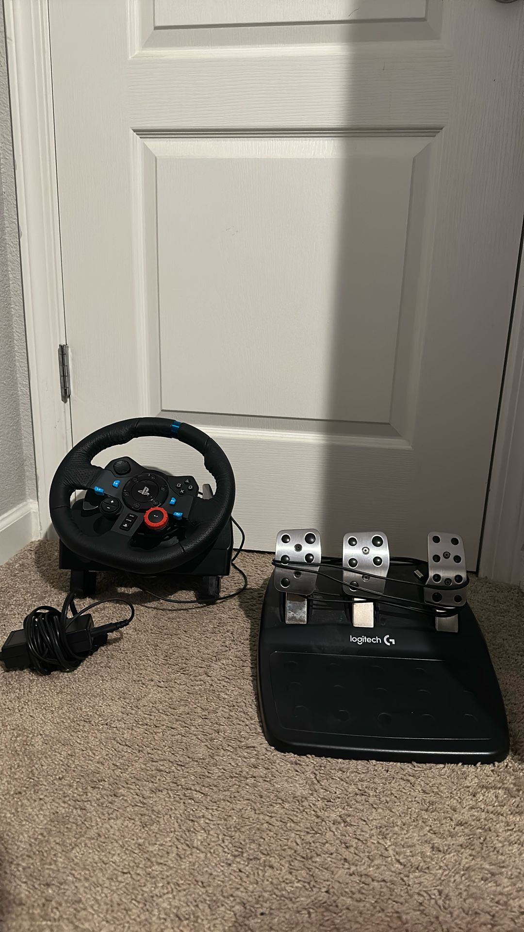 Logitech - G29 Driving Force Racing Wheel and Floor Pedals