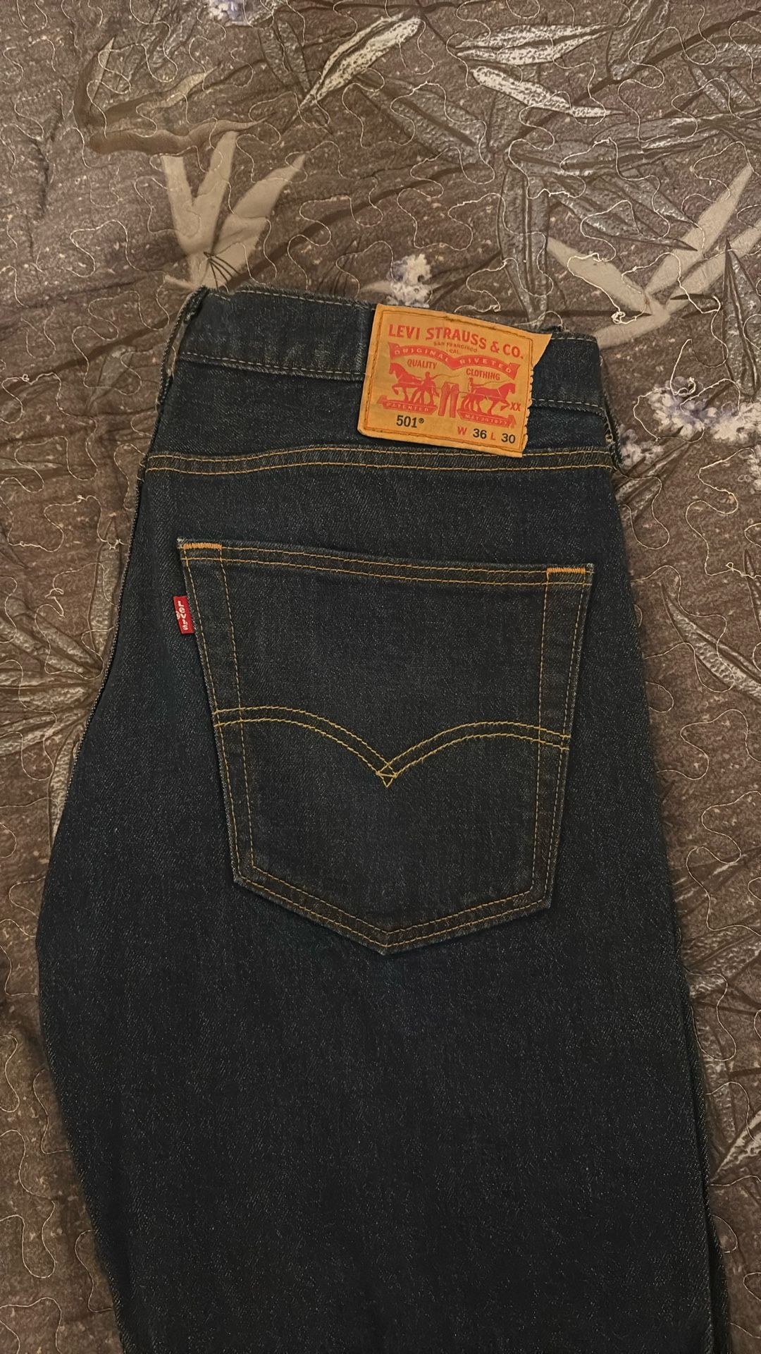 levi’s 501s darkish blue 36/30