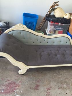 Vintage chaise