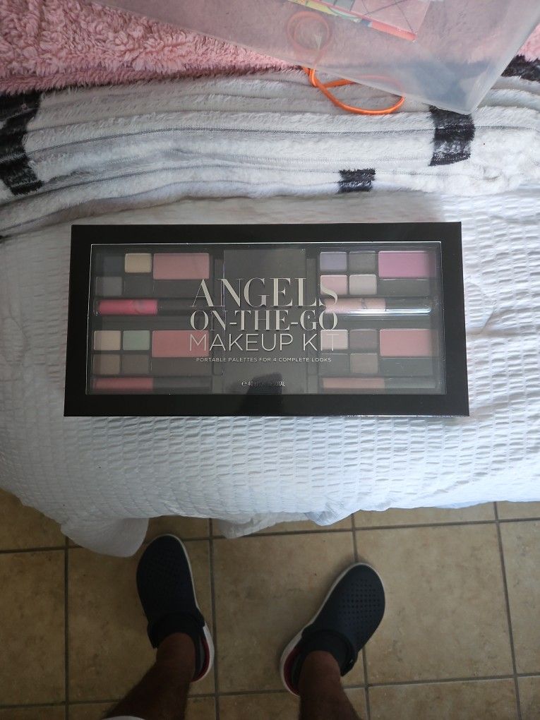 Angel On The Go Vs