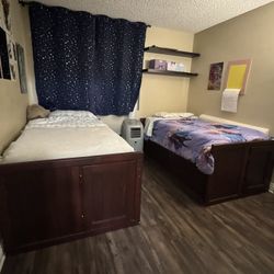 Trundle bed Set - Extra Storage