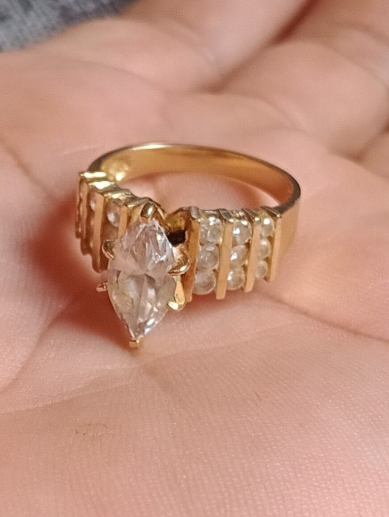 Stunning Diamond 14k Yellow Gold Wedding Ring