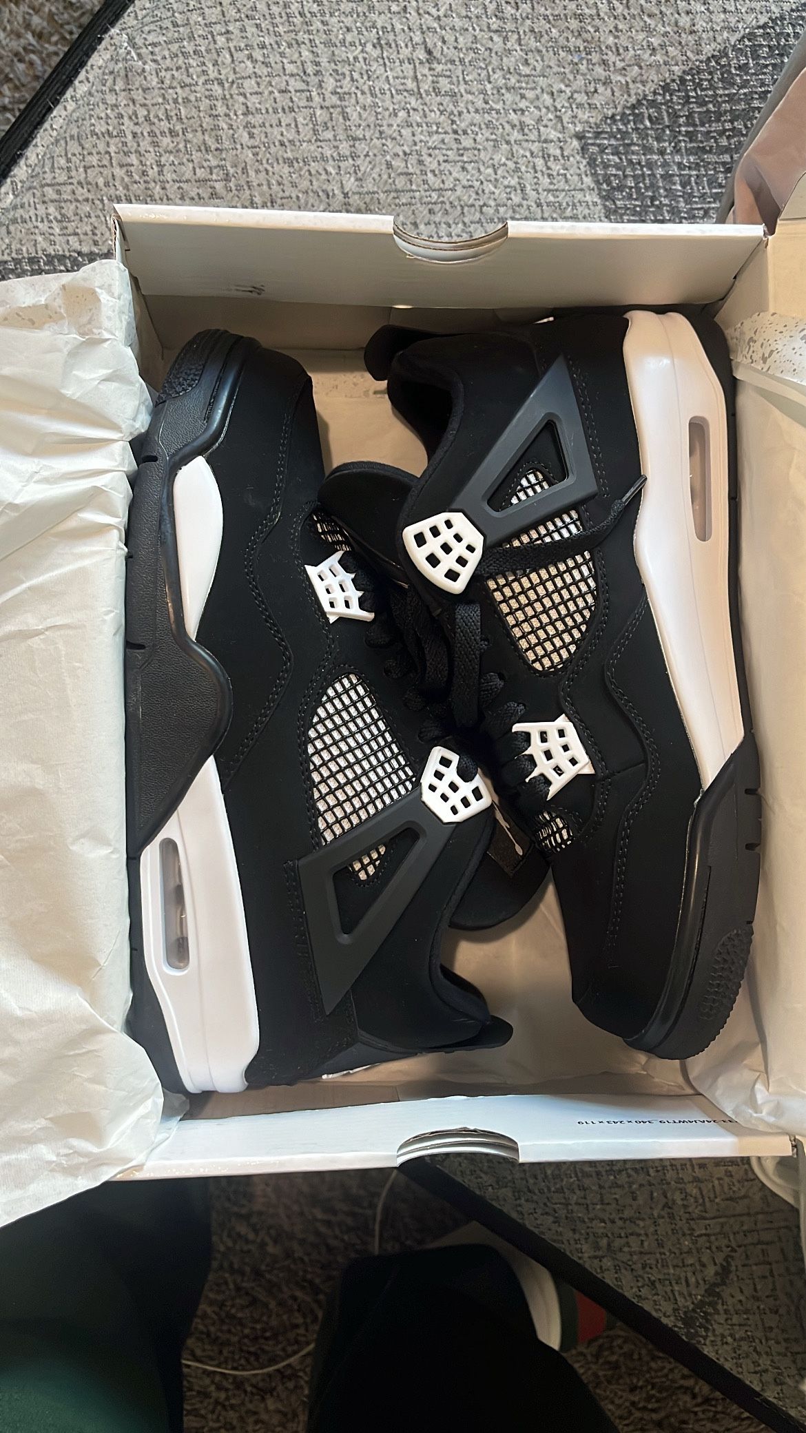 Jordan 4s thunder