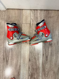 SALOMON SKI BOOTS SIZE 18.0
