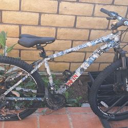 Hiland 27.5" Mountain Bike - Sticker Bomb Frame