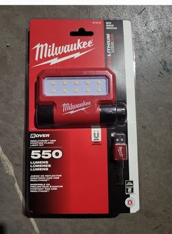 New. NUEVA,  Milwaukee
550 Lumens LED REDLITHIUM USB Pivoting Flood Light