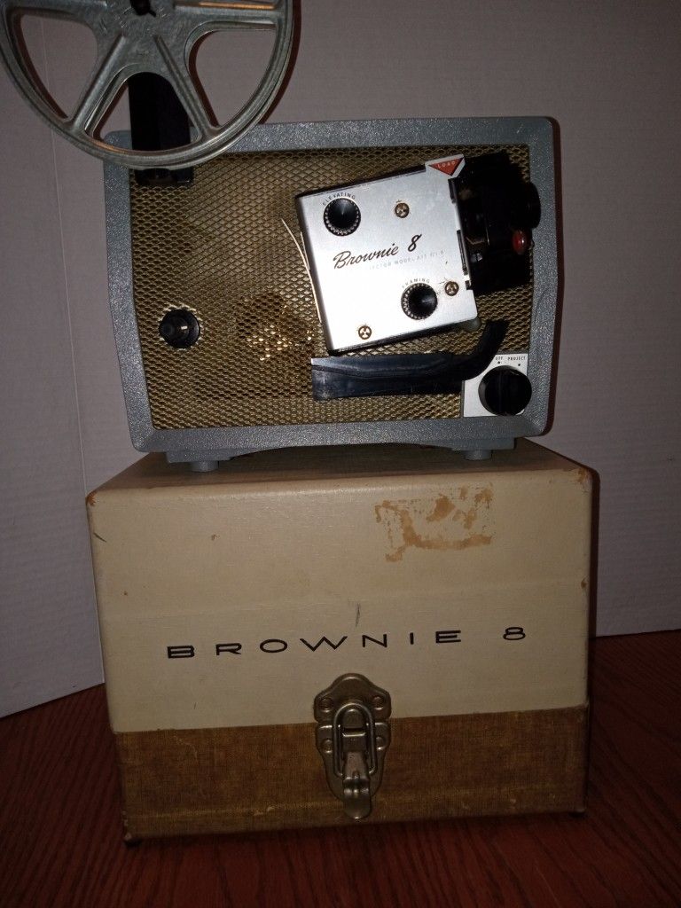 Vintage 1950 Mid-century Modern Kodak 8 Brownie A15 Projector W/Original Box $65 Works Perfect