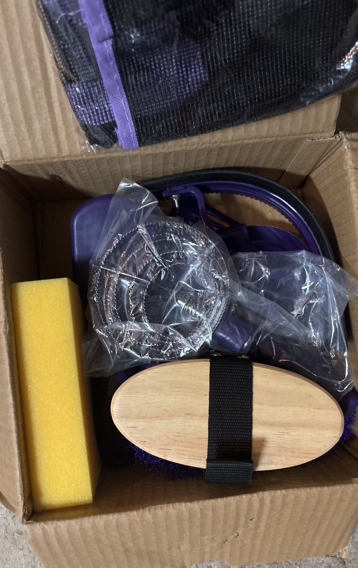 Horse Grooming Kit (BRAND NEW)