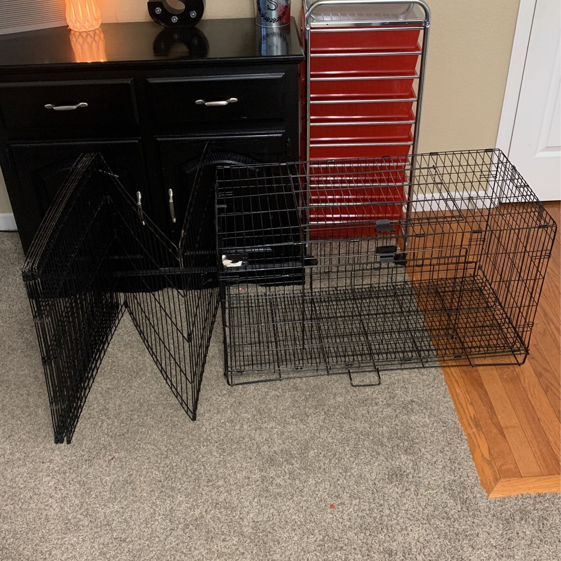 Medium Size Crate With Fence