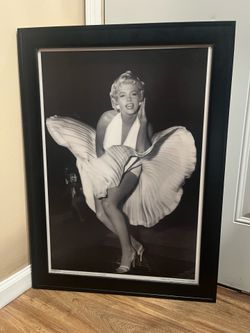 Marilyn Monroe 3D Holographic  22”x30”x 1/2”