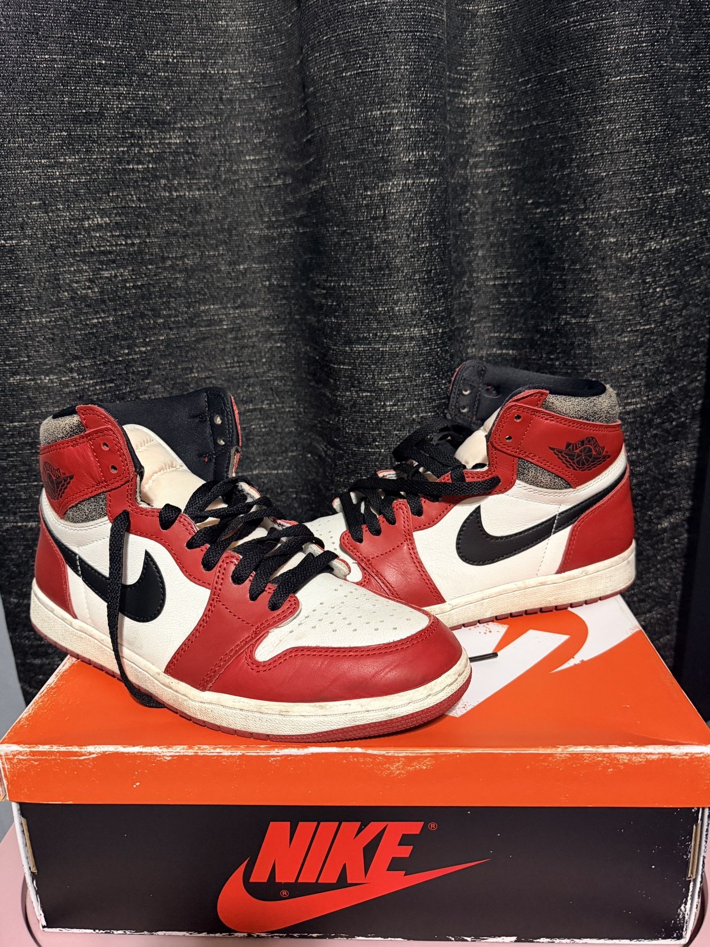 Air Jordan 1 Retro High OG 'Chicago Lost & Found'