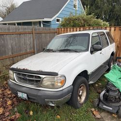 1999 Ford Explorer