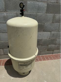 Pentair 4000 series pool filter 4060 (also known as Pentair 147411 or SMBW 4060) is a fiberglass D.E. (Diatomaceous Earth) pool filter from the SMBW 4