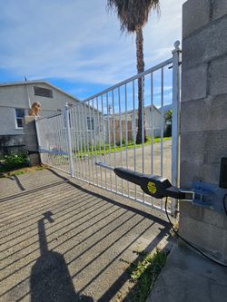 SWING GATE MOTOR SYSTEMS FOR SALE