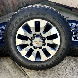 New 2025 20” Chevy Silverado 2500 HD OEM Wheels and 275/65r20 Goodyear Trailrunner AT 95% Tread