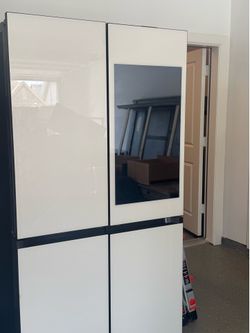 Samsung Bespoke 29 Cu. Ft. 4-Door Flex AI Family Hub Refrigerator - White Glass - Like New