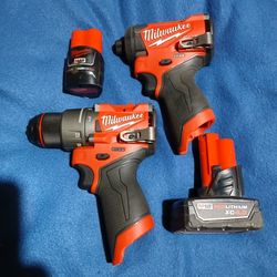 12v Milwaukee Drill Set