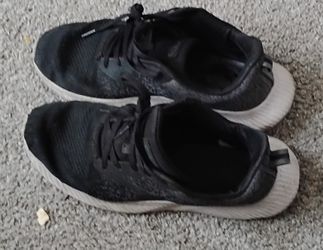 Men's 10 1/2 Dark Black And White Shoes Used