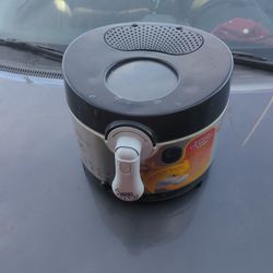 deep fryer with basket