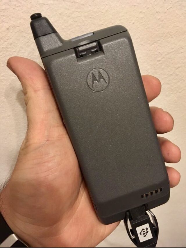 motorola profile 300 cell phone