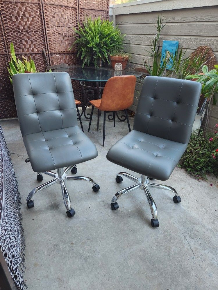 $20 Set of Gray Rolling Desk Chairs