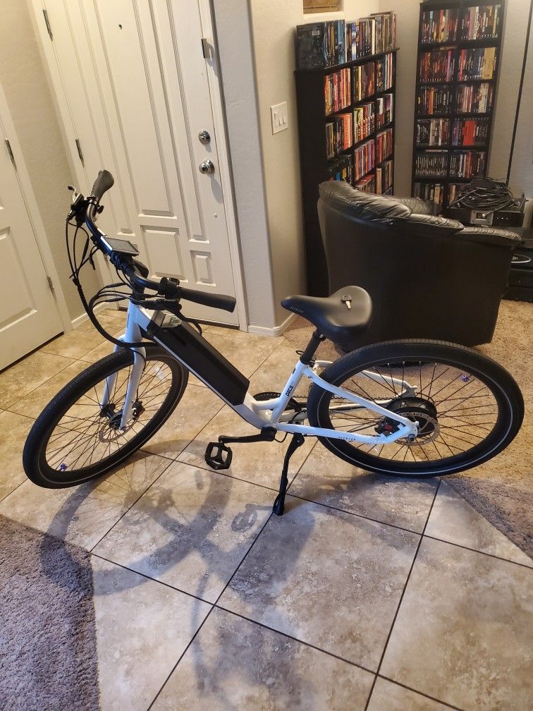 E-Bike Aventon Pace 500 Step Thru 
