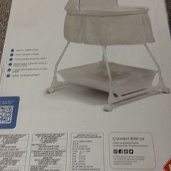 Delta Children Bassinet 
